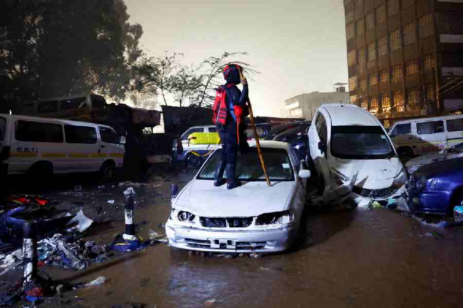 10 Dead, 71 Cars Swept Away: Nairobi's Deadliest Floods in Years Hit the Capital Overnight