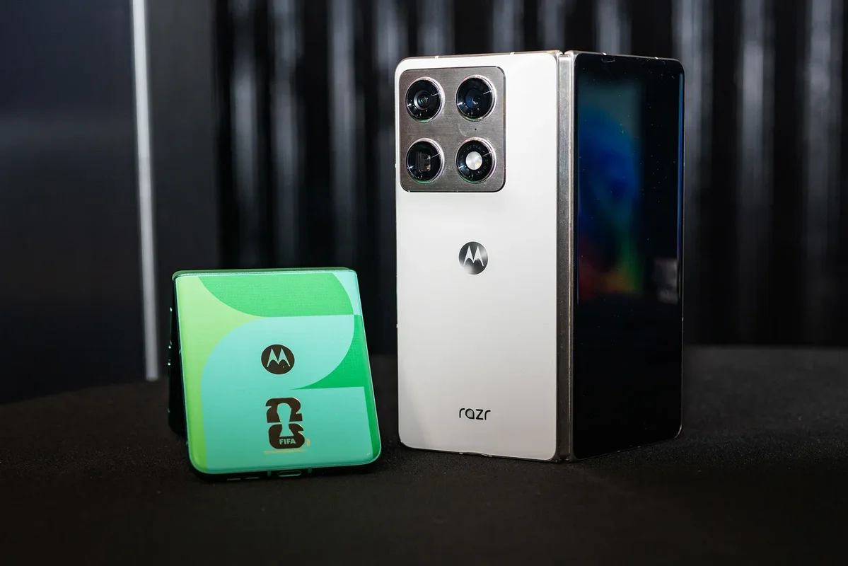 Motorola Razr Ultra (2026): First Book-Style Foldable with Massive Cover Screen and AI Features