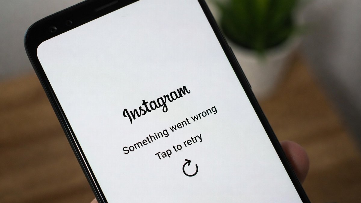Instagram Is Down Right Now — DMs Have Failed Worldwide & Meta Hasn't Said a Word