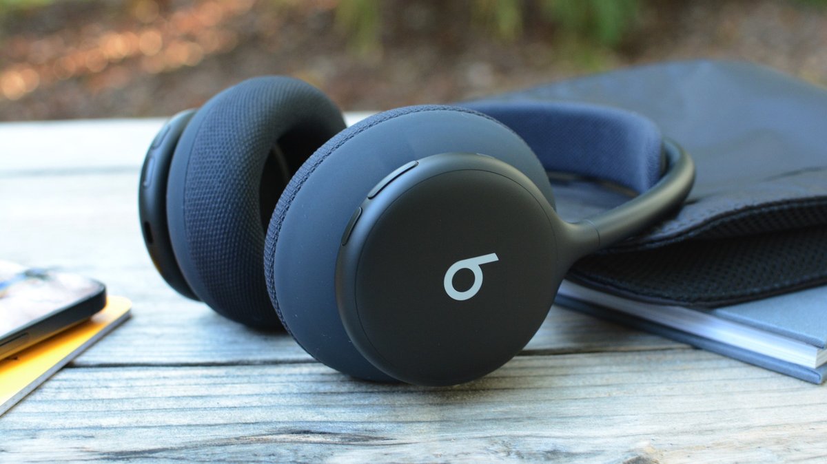 Beats 360 Headphones Bet on Light Weight and Swappable Cushions